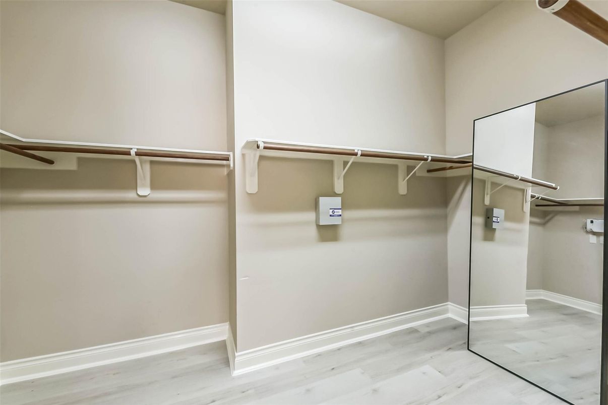 Interior, Walk-in Closets, Wood Texture Flooring
