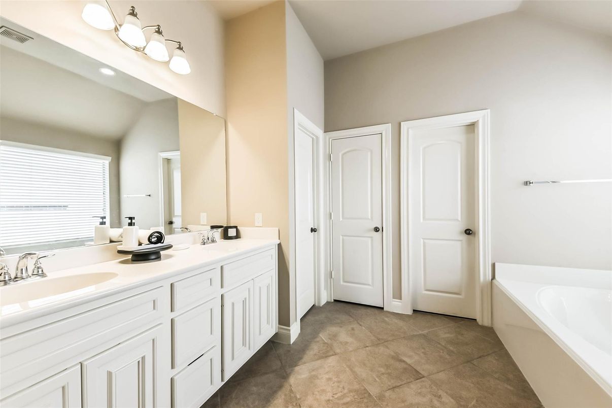 Bathroom, Dual Sink Vanities, Interior