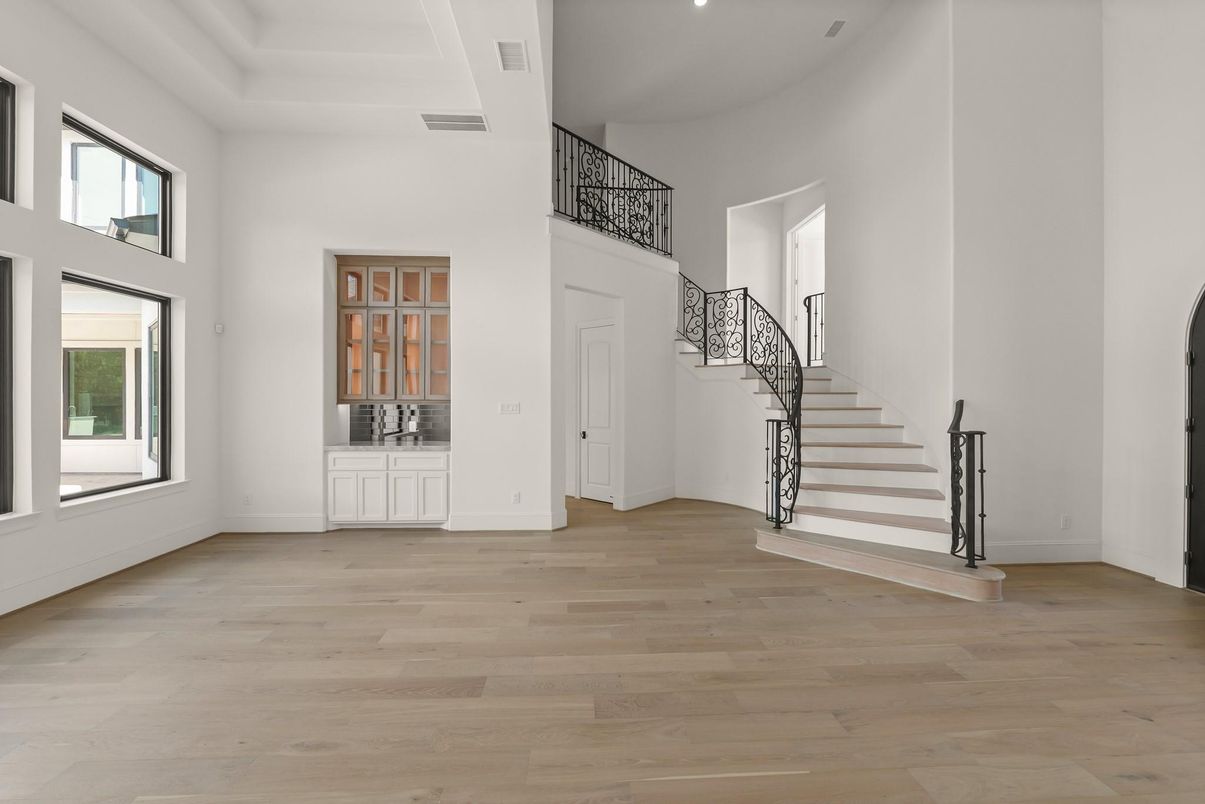 Interior, Recessed Lighting, Wood Texture Flooring