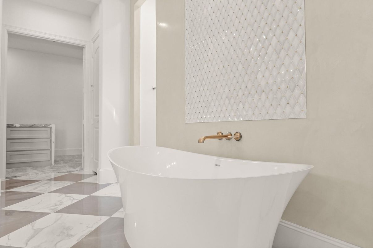 Bathroom, Free Standing Baths, Interior, Marble, Recessed Lighting