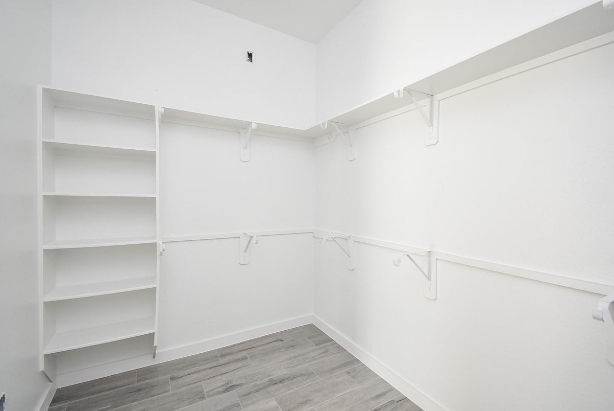 Interior, Walk-in Closets, Wood Texture Flooring