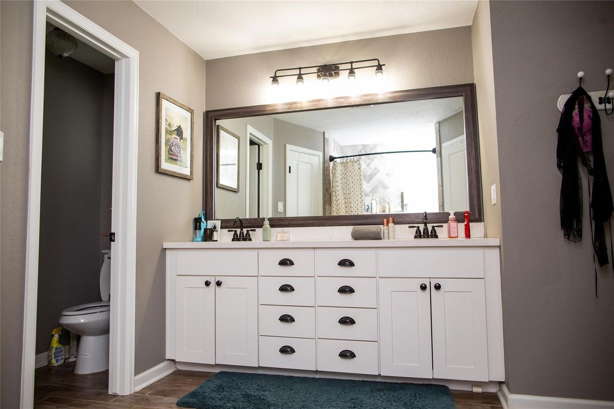 Bathroom, Dual Sink Vanities, Interior, Wood Texture Flooring