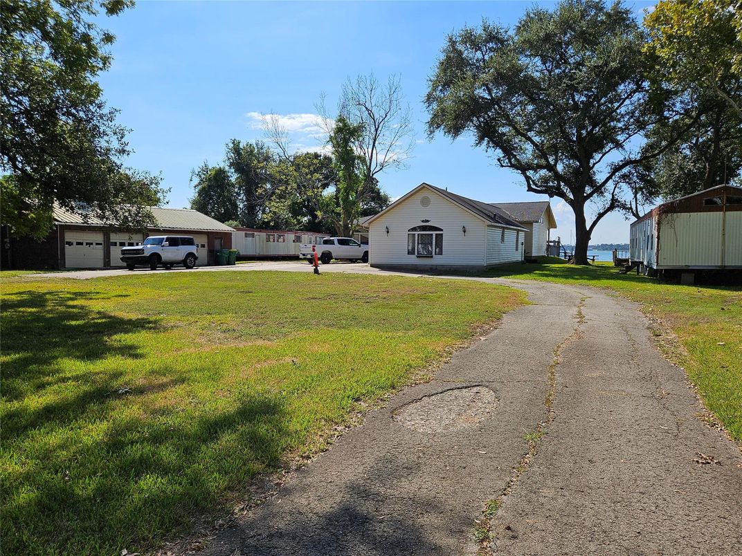 Backyard, Detached Garage, Exterior