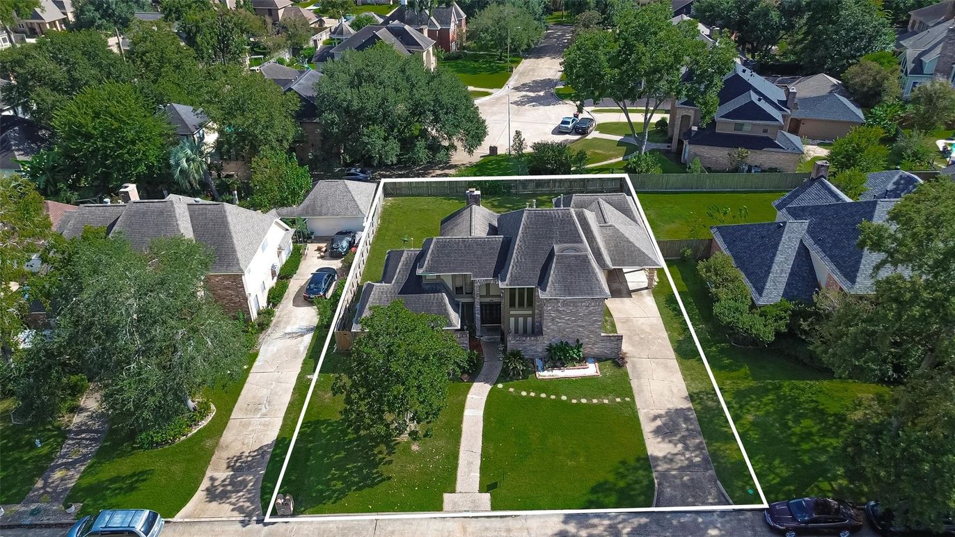 Exterior, Drone