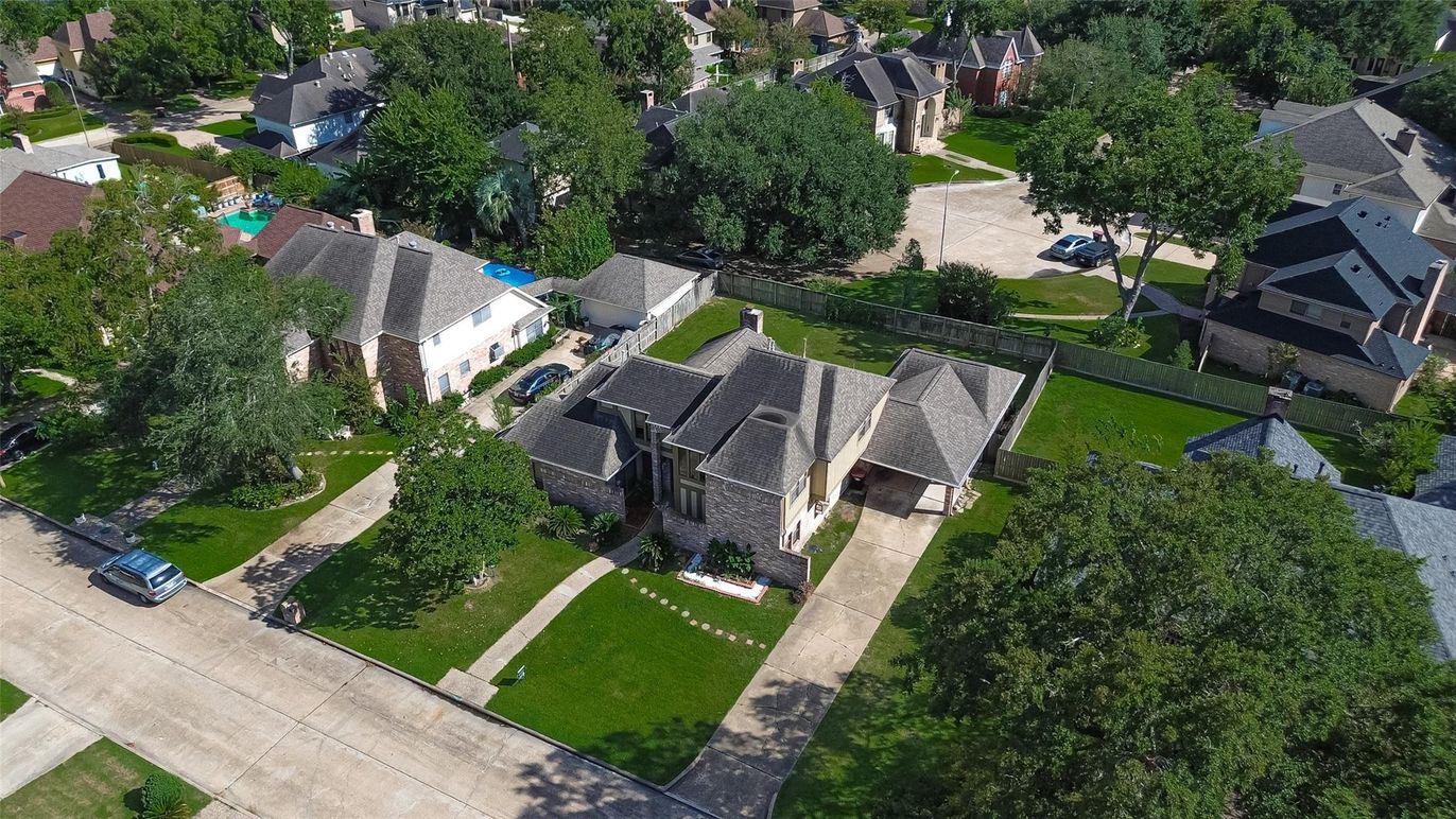 Exterior, Drone