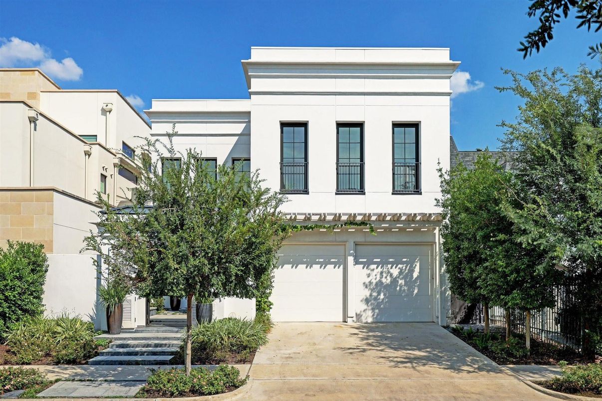 Attached, Exterior, Facade, Modern