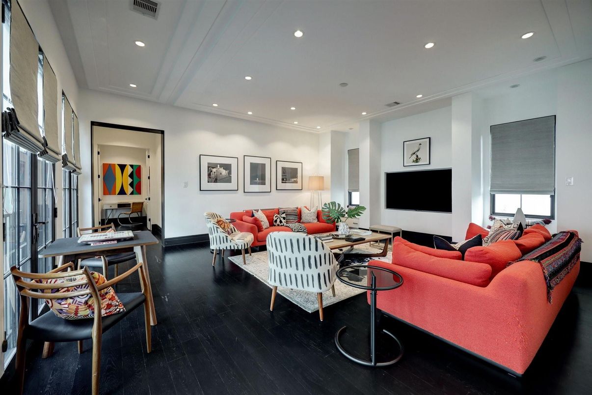 Interior, Living room, Recessed Lighting, Wood Texture Flooring