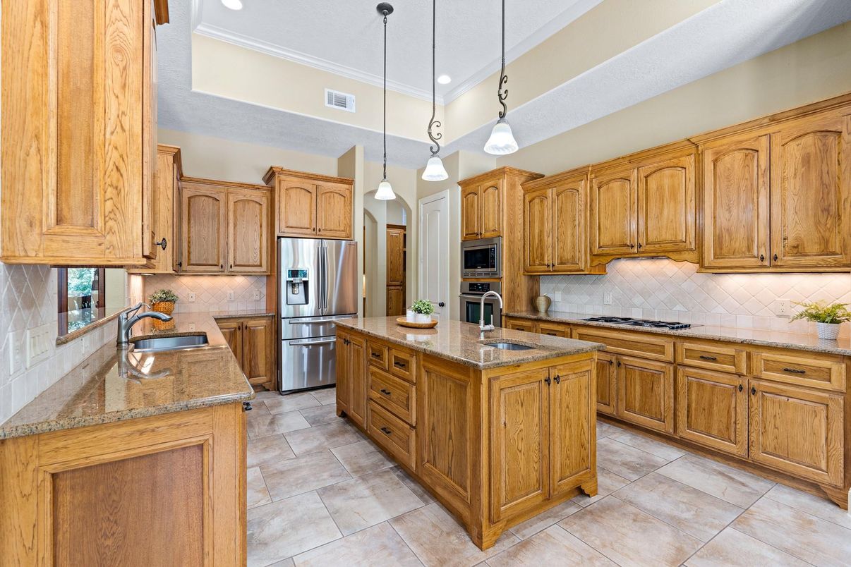 Interior, Kitchen, Pendant Lights, Recessed Lighting, Stainless Steel Appliances
