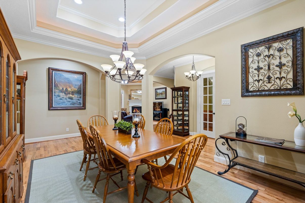 Chandelier, Dining room, Fireplace, Interior, Recessed Lighting, Wood Texture Flooring