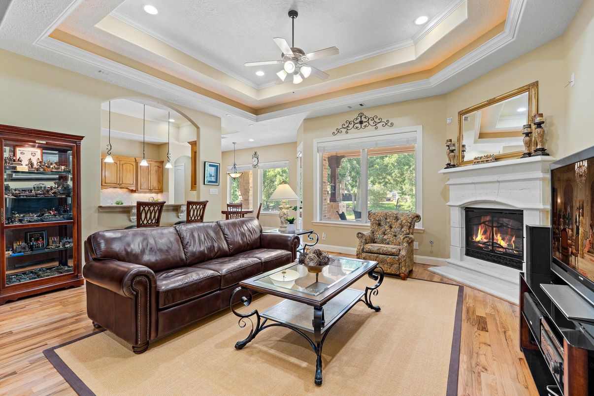 Fireplace, Interior, Living room, Pendant Lights, Recessed Lighting, Wood Texture Flooring