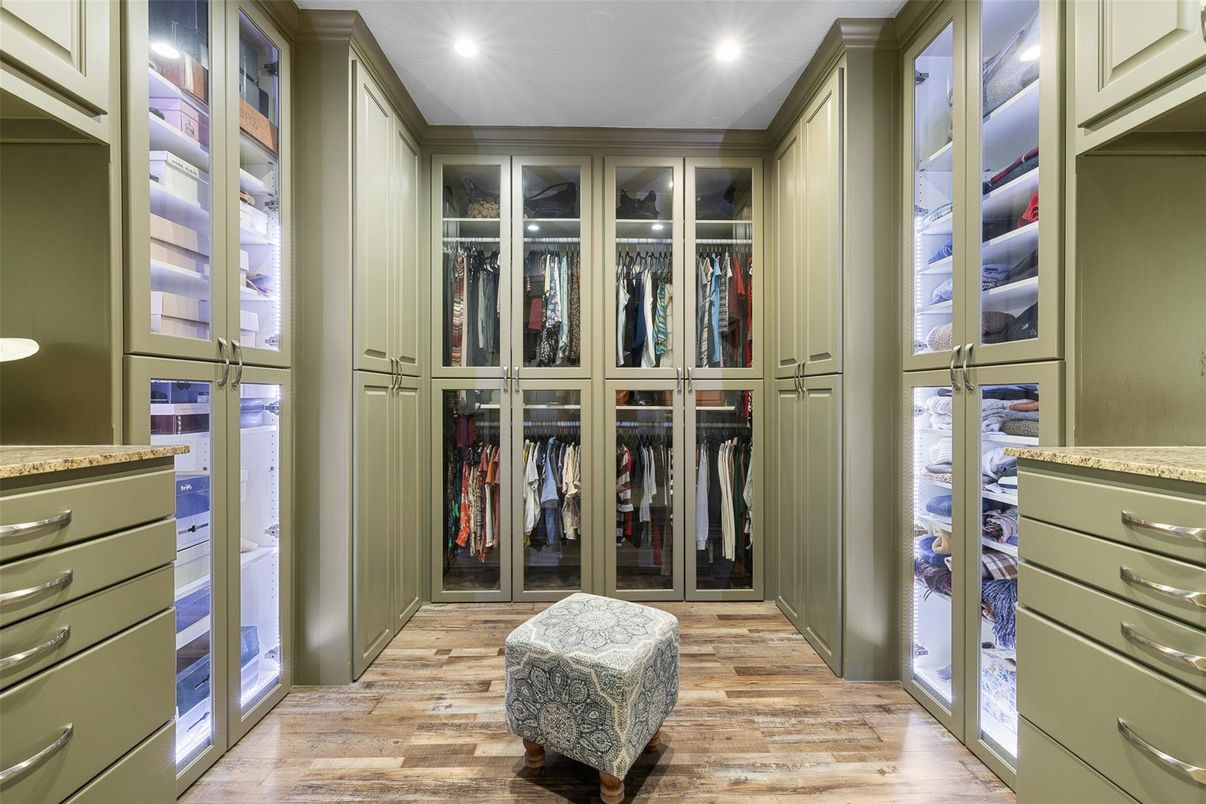 Interior, Recessed Lighting, Walk-in Closets, Wood Texture Flooring