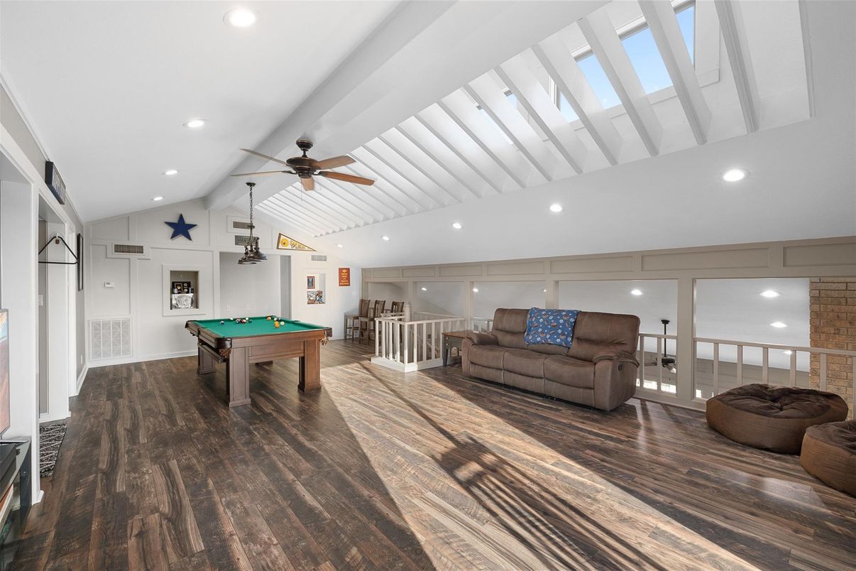 Billiard Table, Game Room, Interior, Recessed Lighting, Wood Texture Flooring