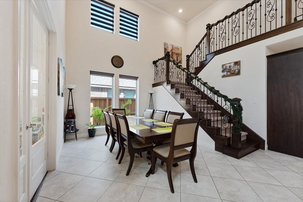Dining room, Interior, Recessed Lighting, Water