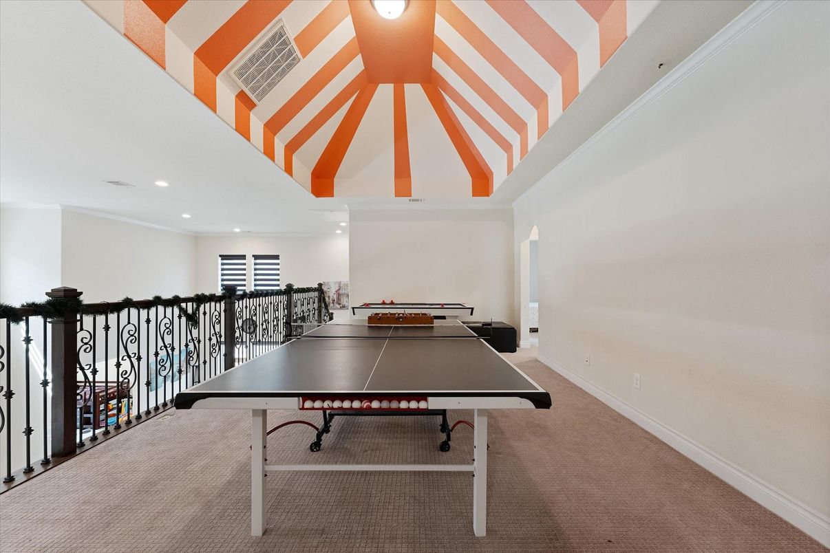 Game Room, Interior, Recessed Lighting