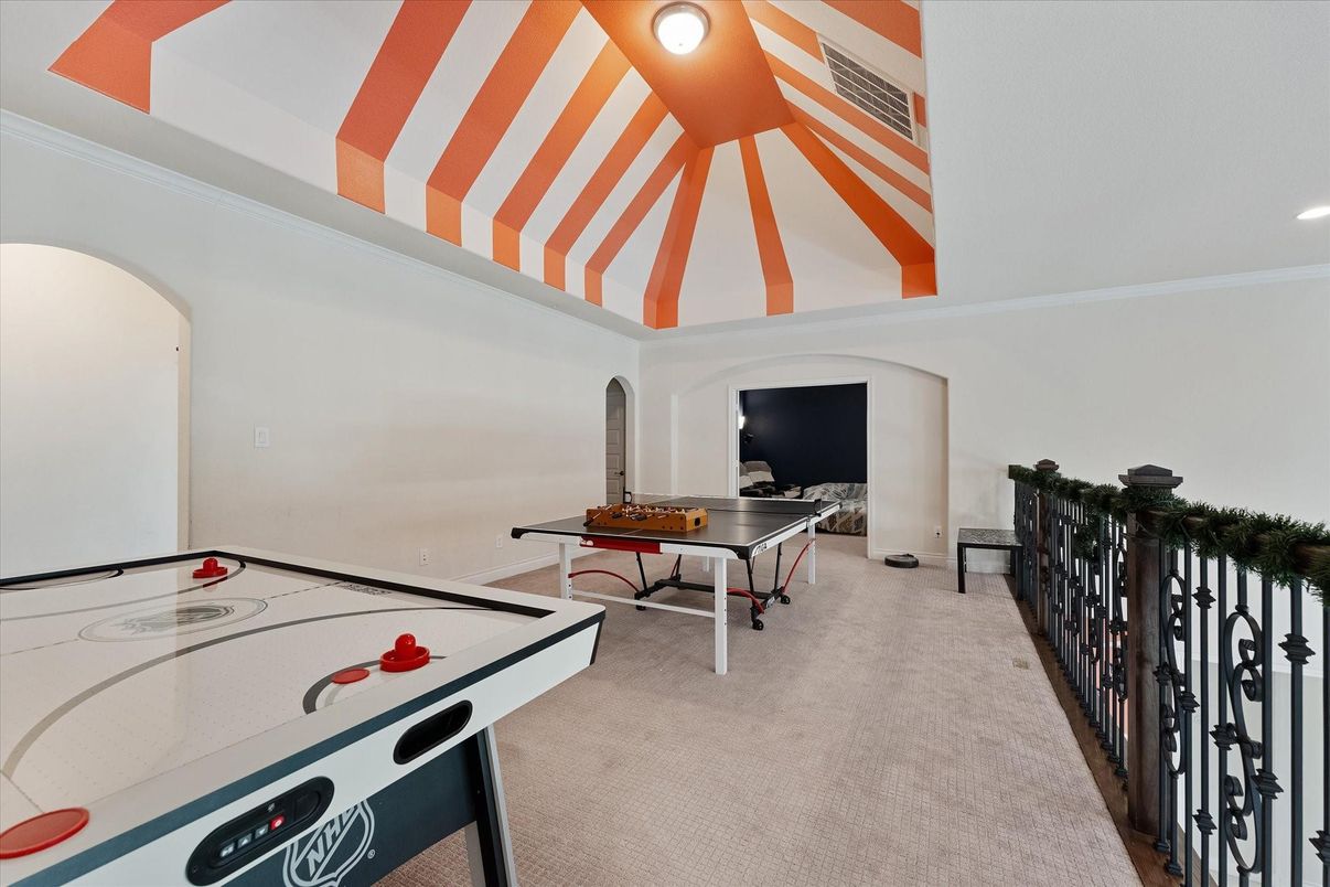 Game Room, Interior, Recessed Lighting