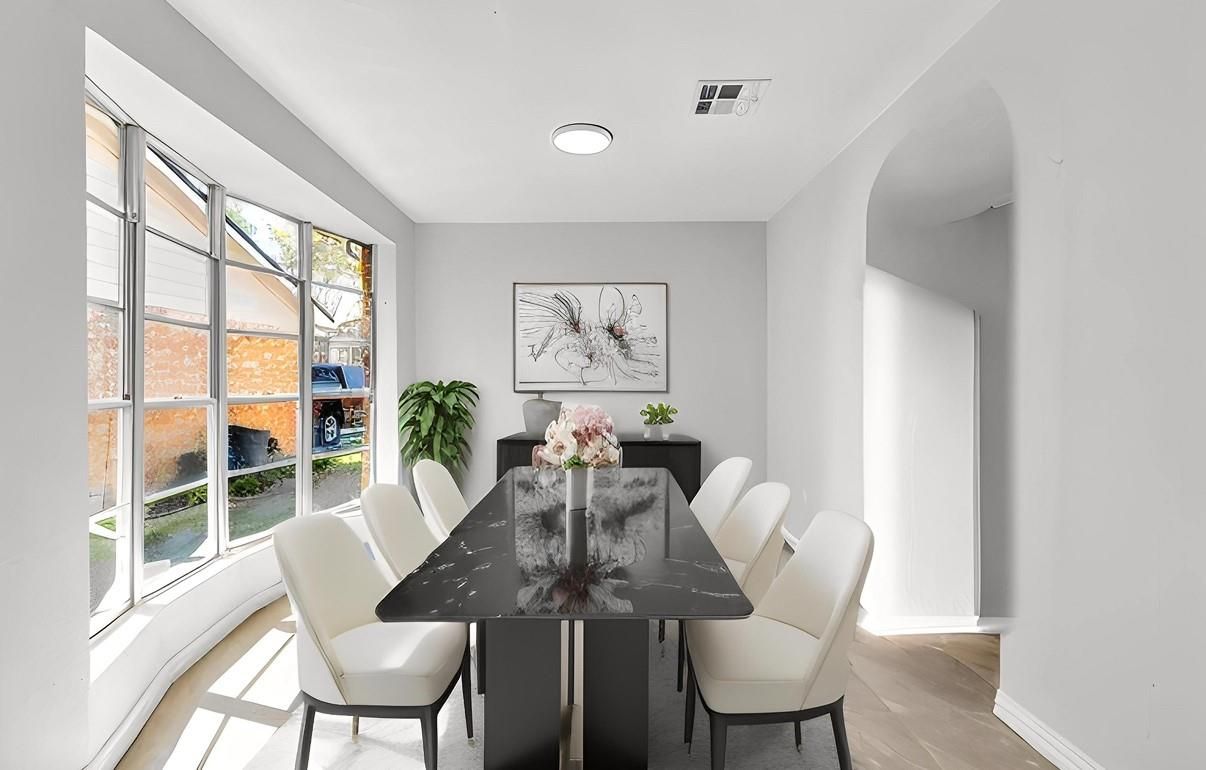Dining room, Interior, Recessed Lighting