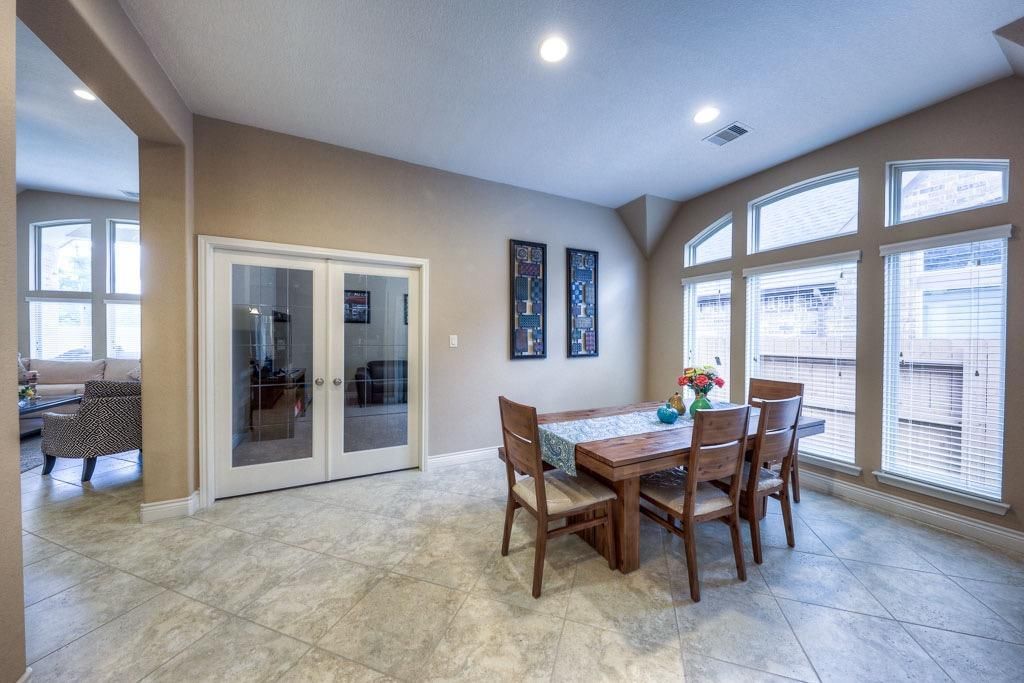 Dining room, Interior, Recessed Lighting