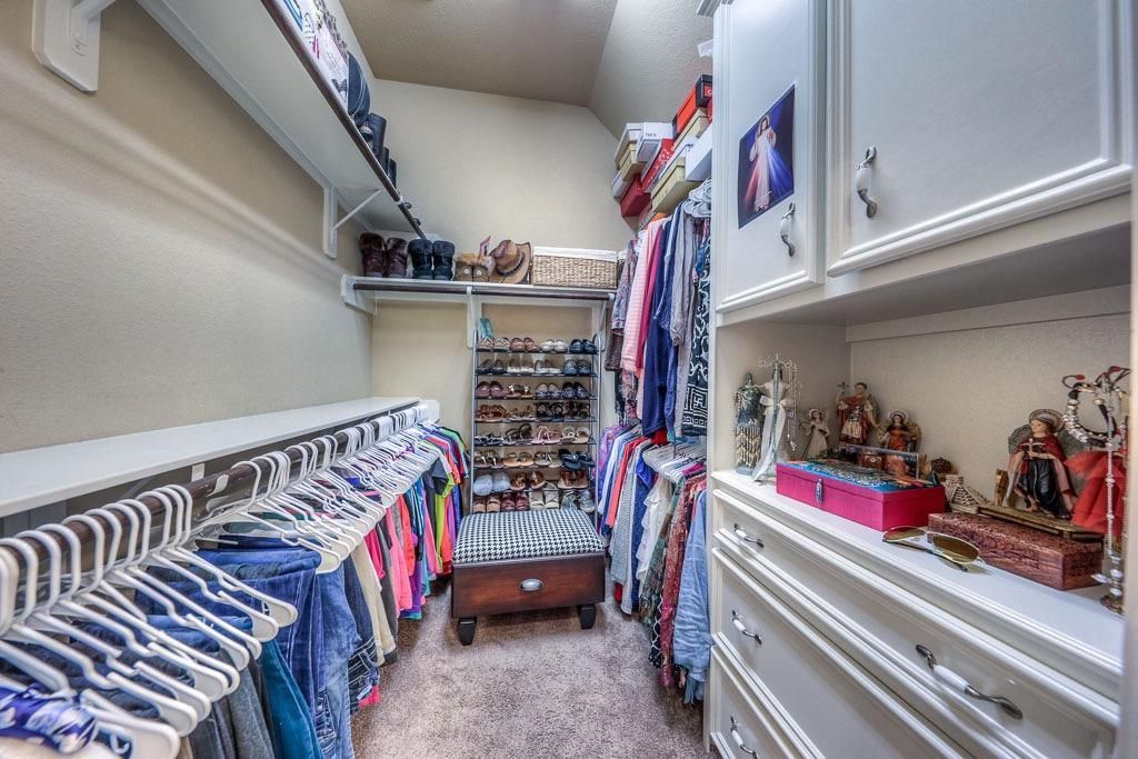 Interior, Walk-in Closets