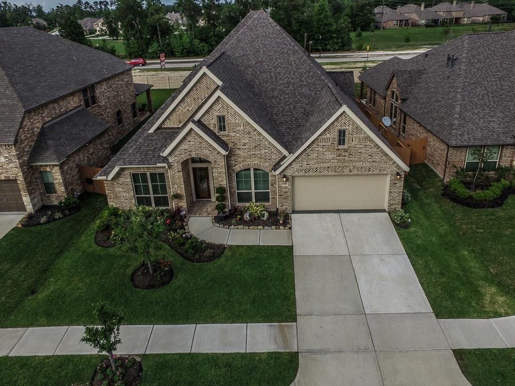 Exterior, Drone