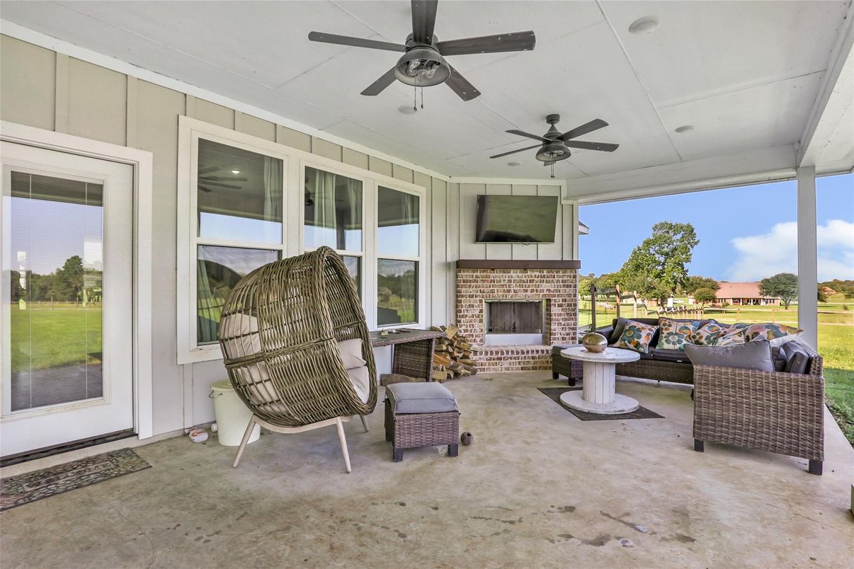 Exterior, Fireplace