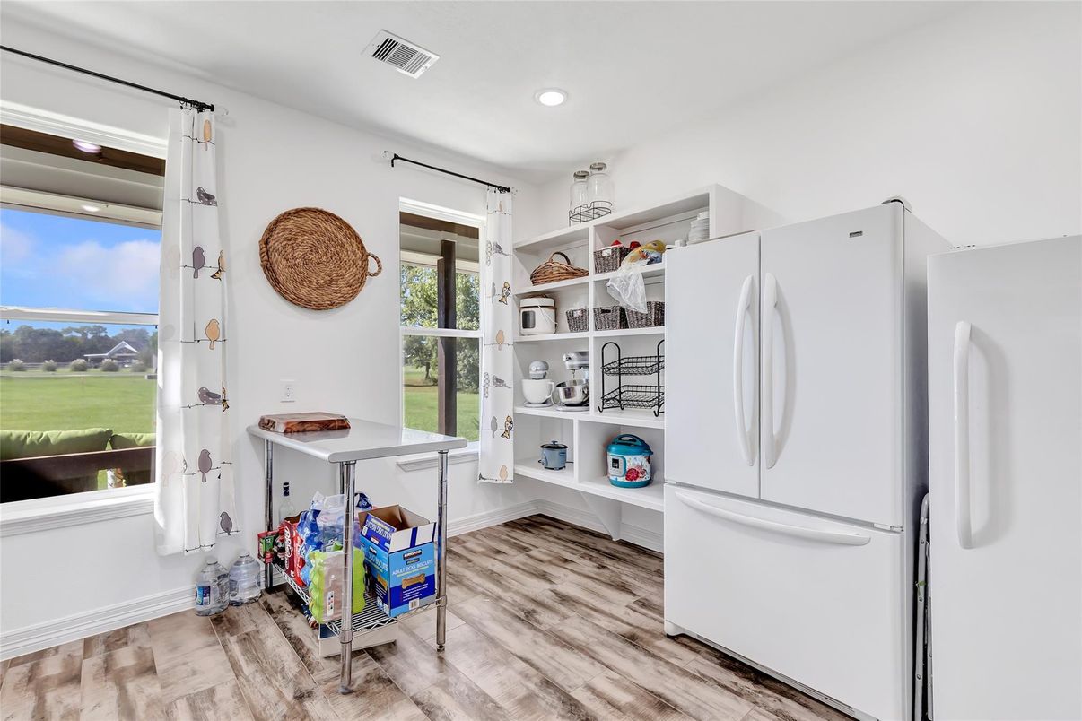 Interior, Recessed Lighting, Wood Texture Flooring