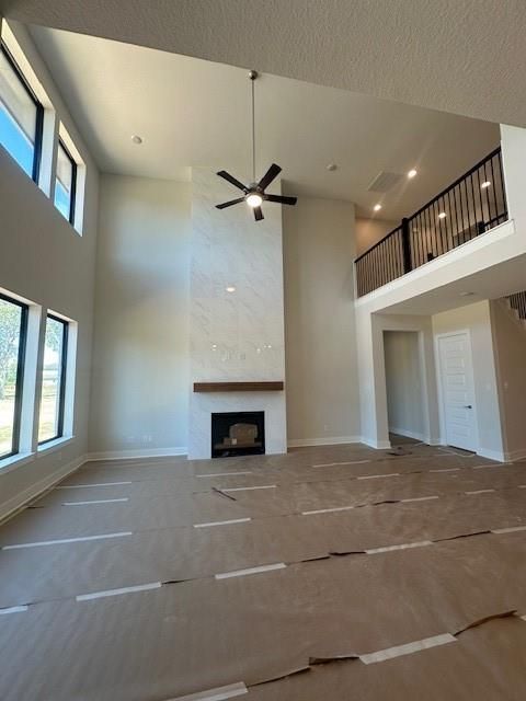 Fireplace, Interior, Recessed Lighting
