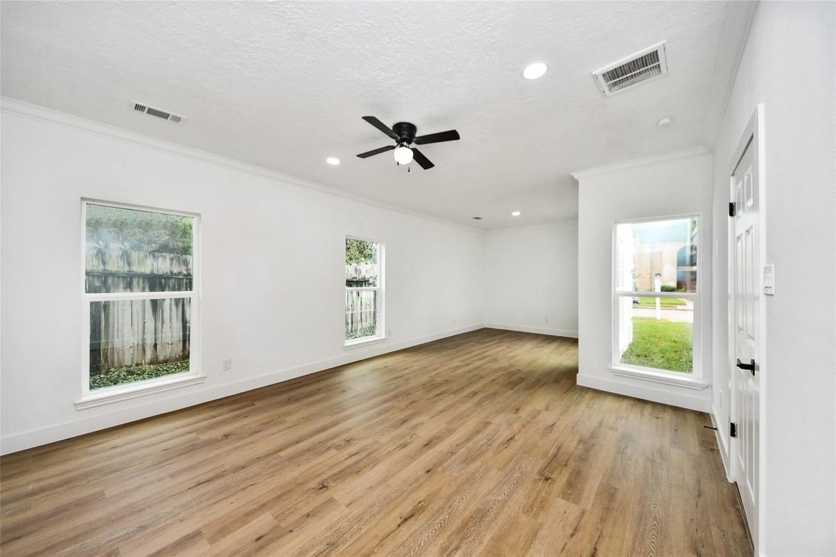 Empty room, Interior, Recessed Lighting, Wood Texture Flooring