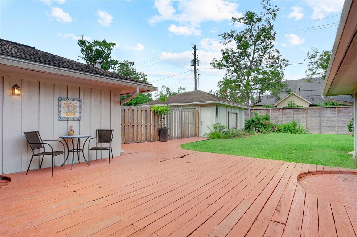 Backyard, Exterior