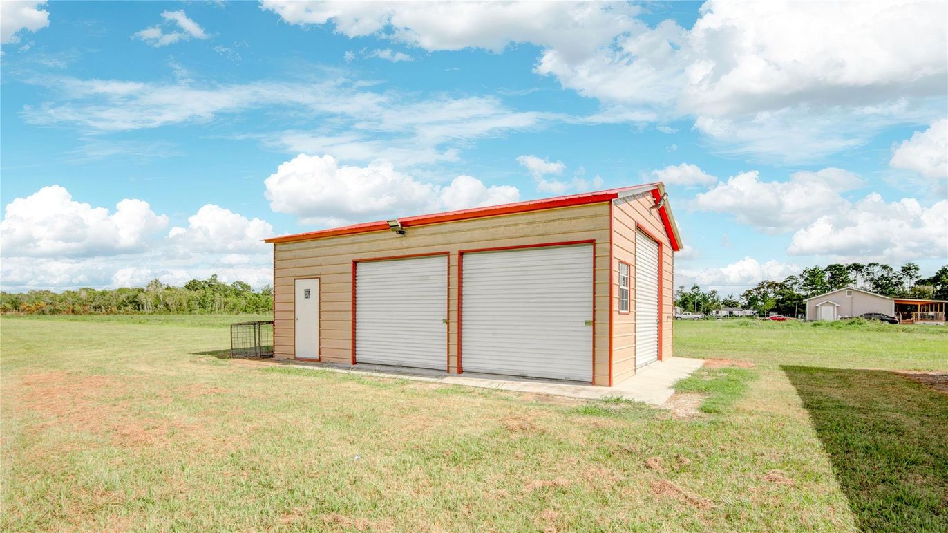 Backyard, Detached Garage, Exterior