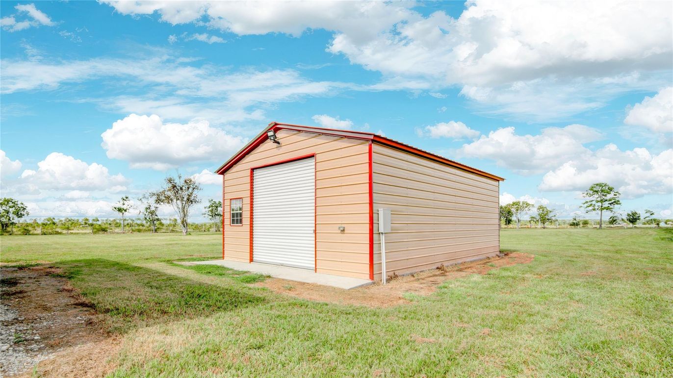 Backyard, Detached Garage, Exterior