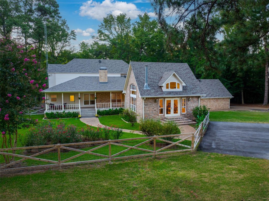 Attached, Backyard, Exterior, Facade, Cape Cod