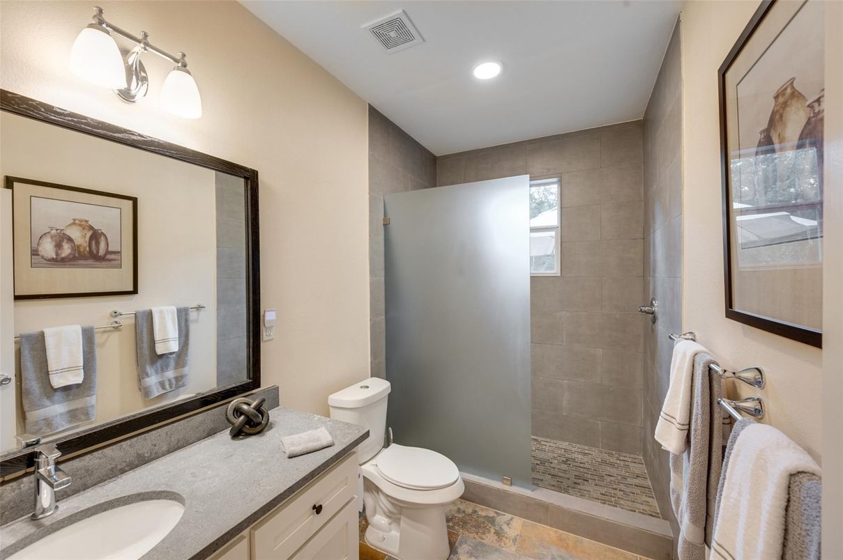 Bathroom, Interior, Recessed Lighting