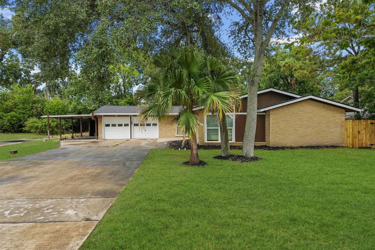 Backyard, Detached Garage, Exterior