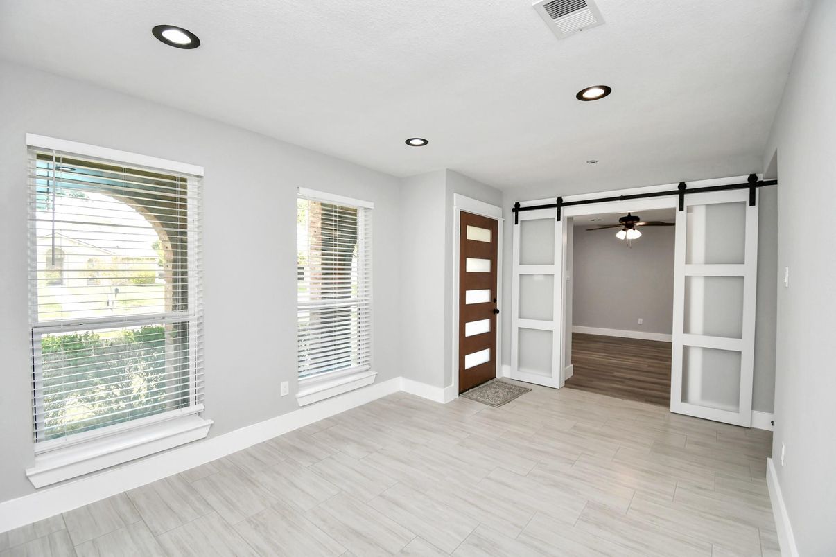 Empty room, Interior, Recessed Lighting, Wood Texture Flooring
