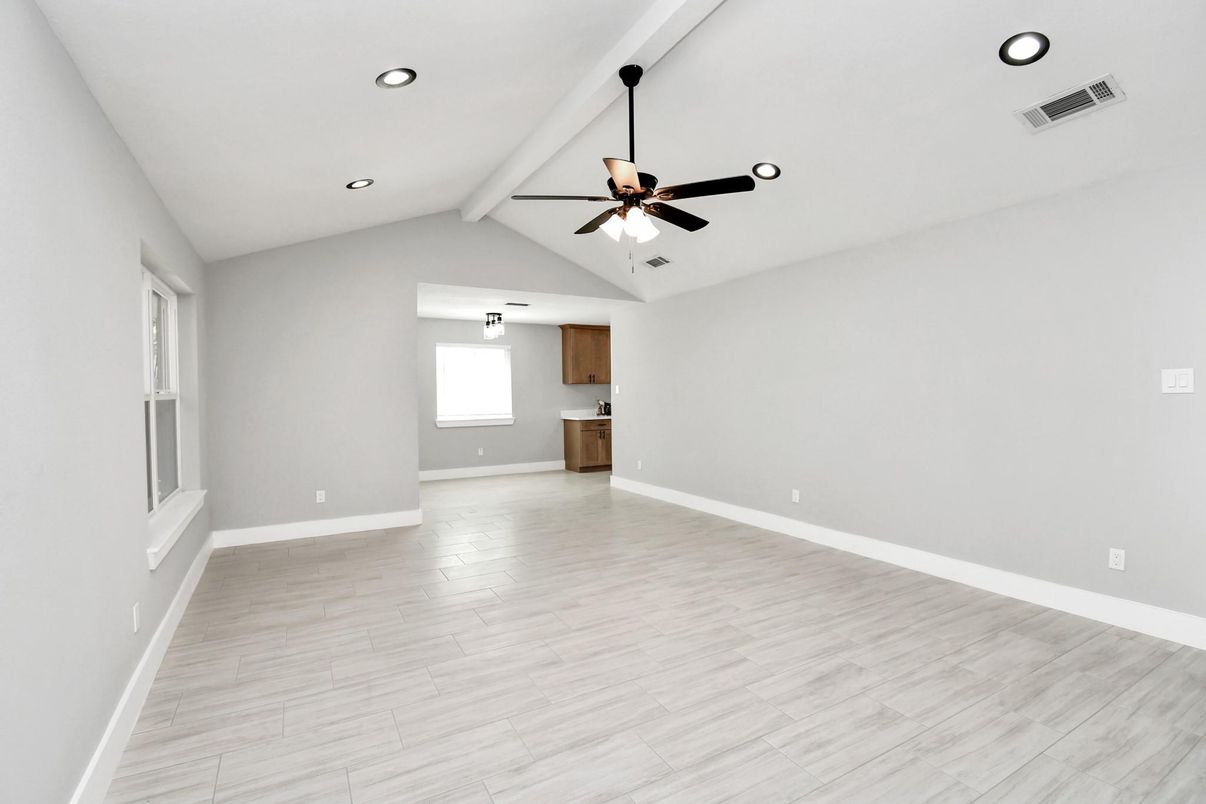 Empty room, Interior, Recessed Lighting, Wood Texture Flooring