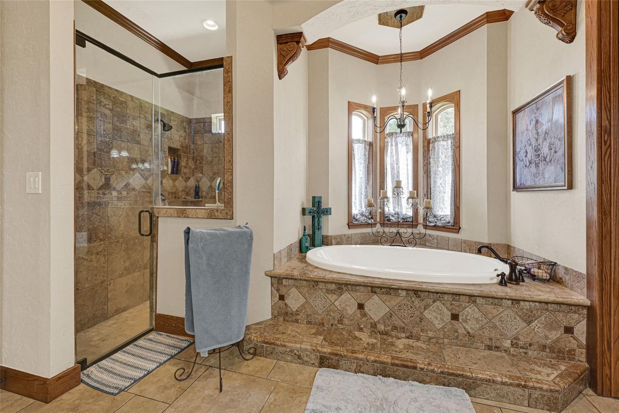 Bathroom, Glass Shower, Interior, Pendant Lights, Recessed Lighting