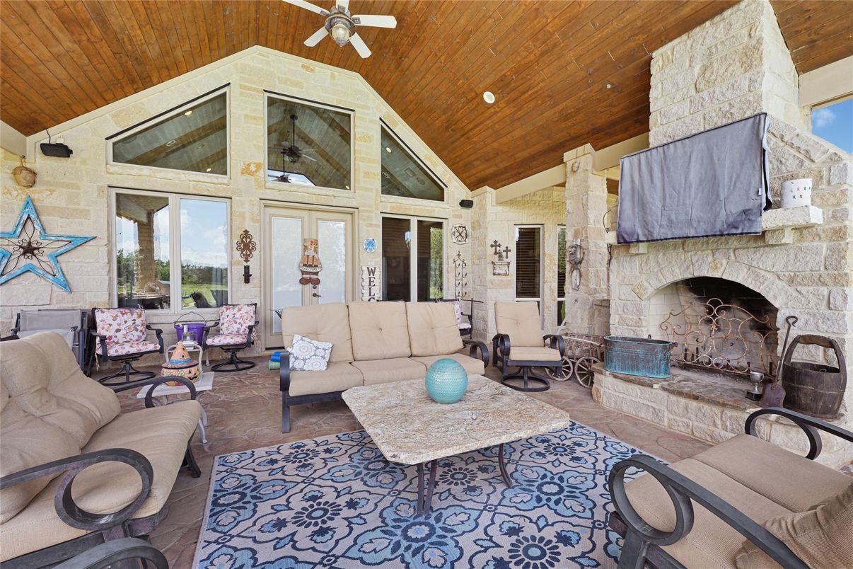 Exterior, Fireplace, Living room