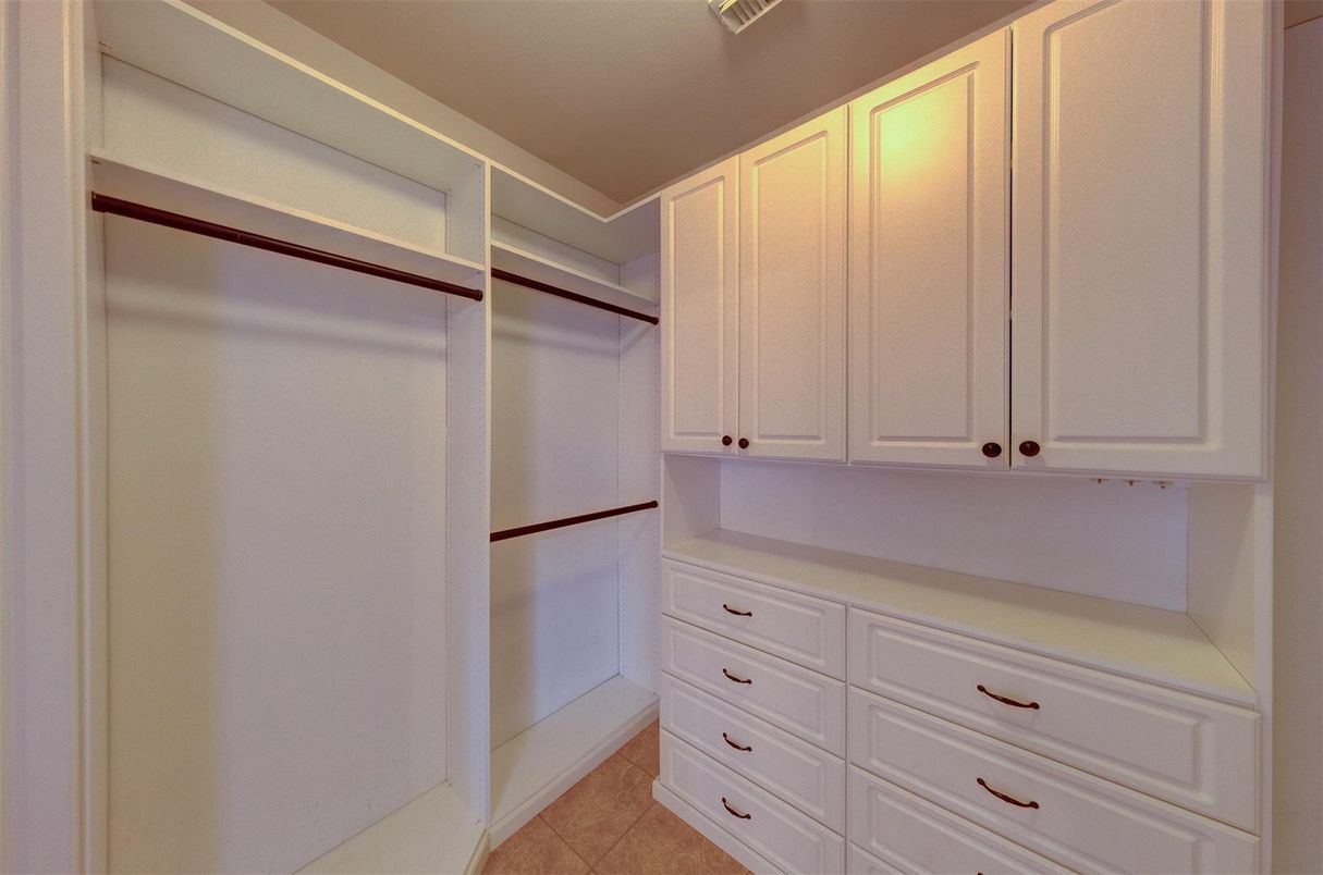 Interior, Walk-in Closets