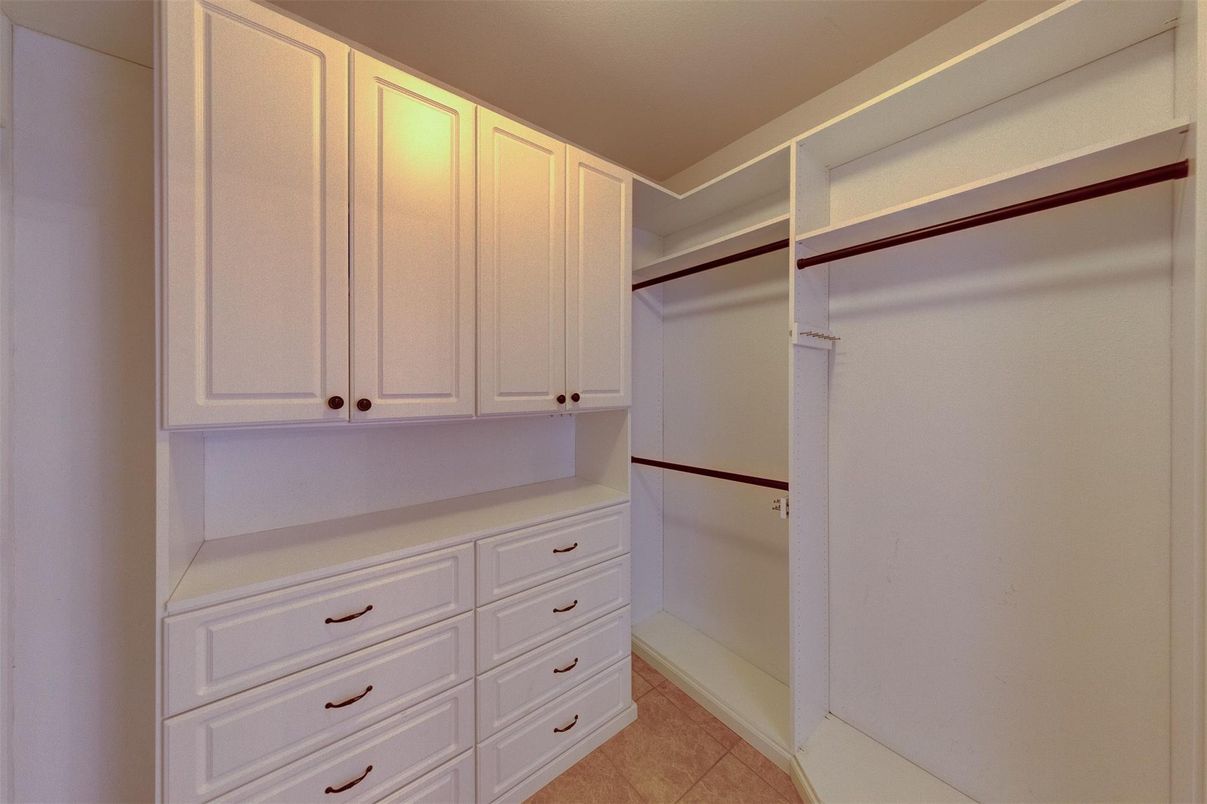 Interior, Walk-in Closets