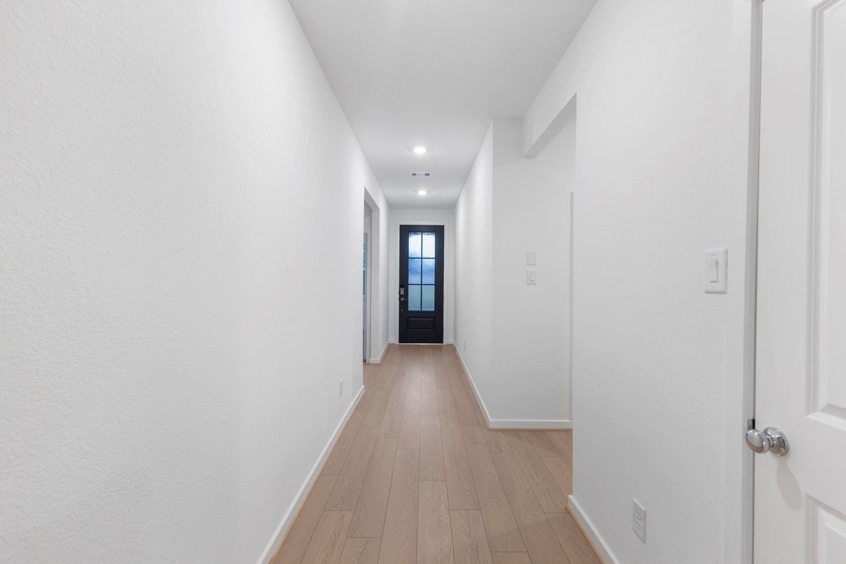 Interior, Recessed Lighting, Wood Texture Flooring