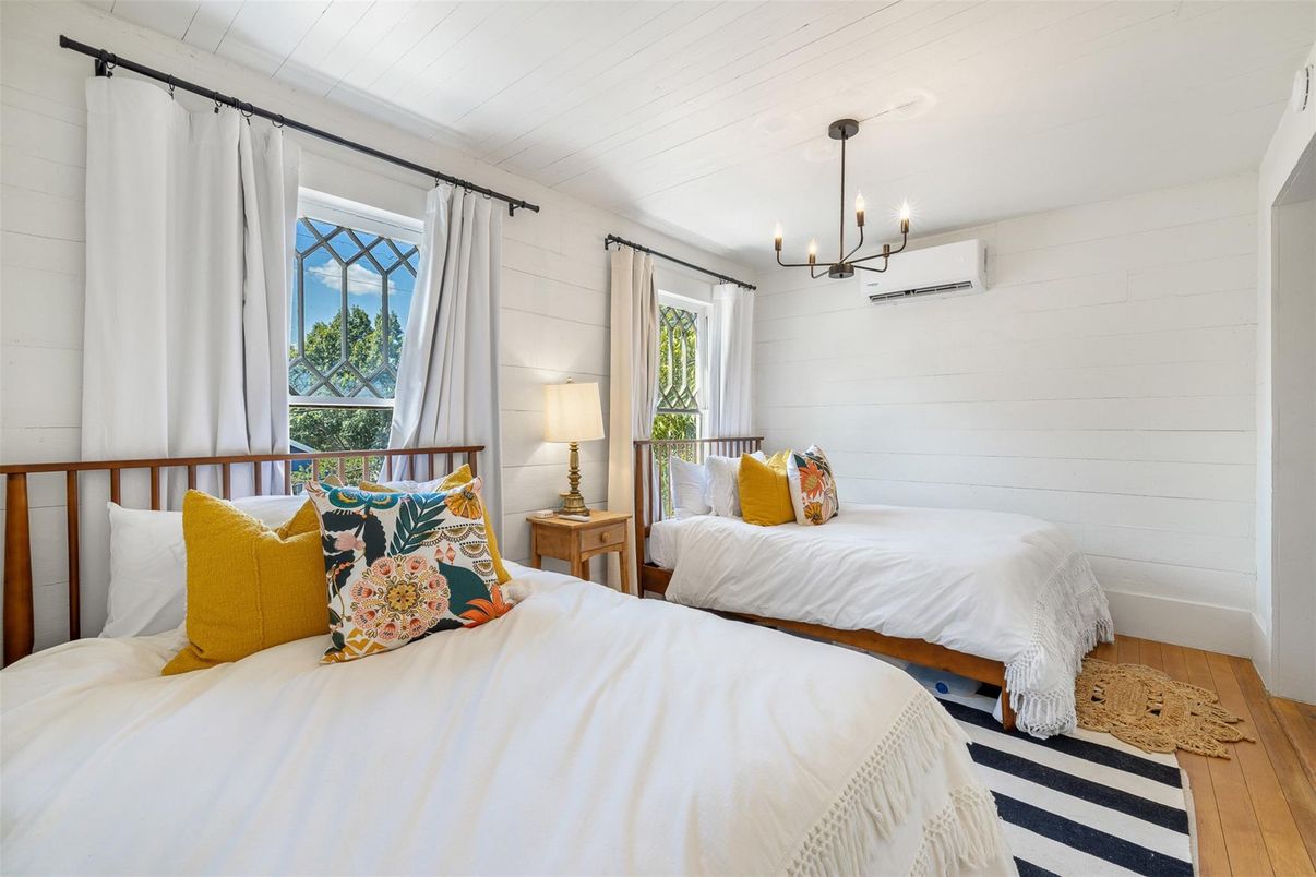 Bedroom, Interior, Pendant Lights, Wood Texture Flooring