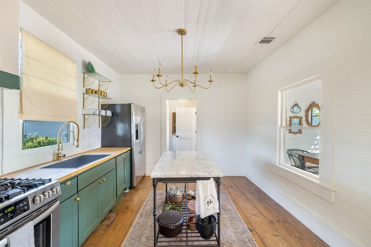 Chandelier, Interior, Kitchen, Wood Texture Flooring