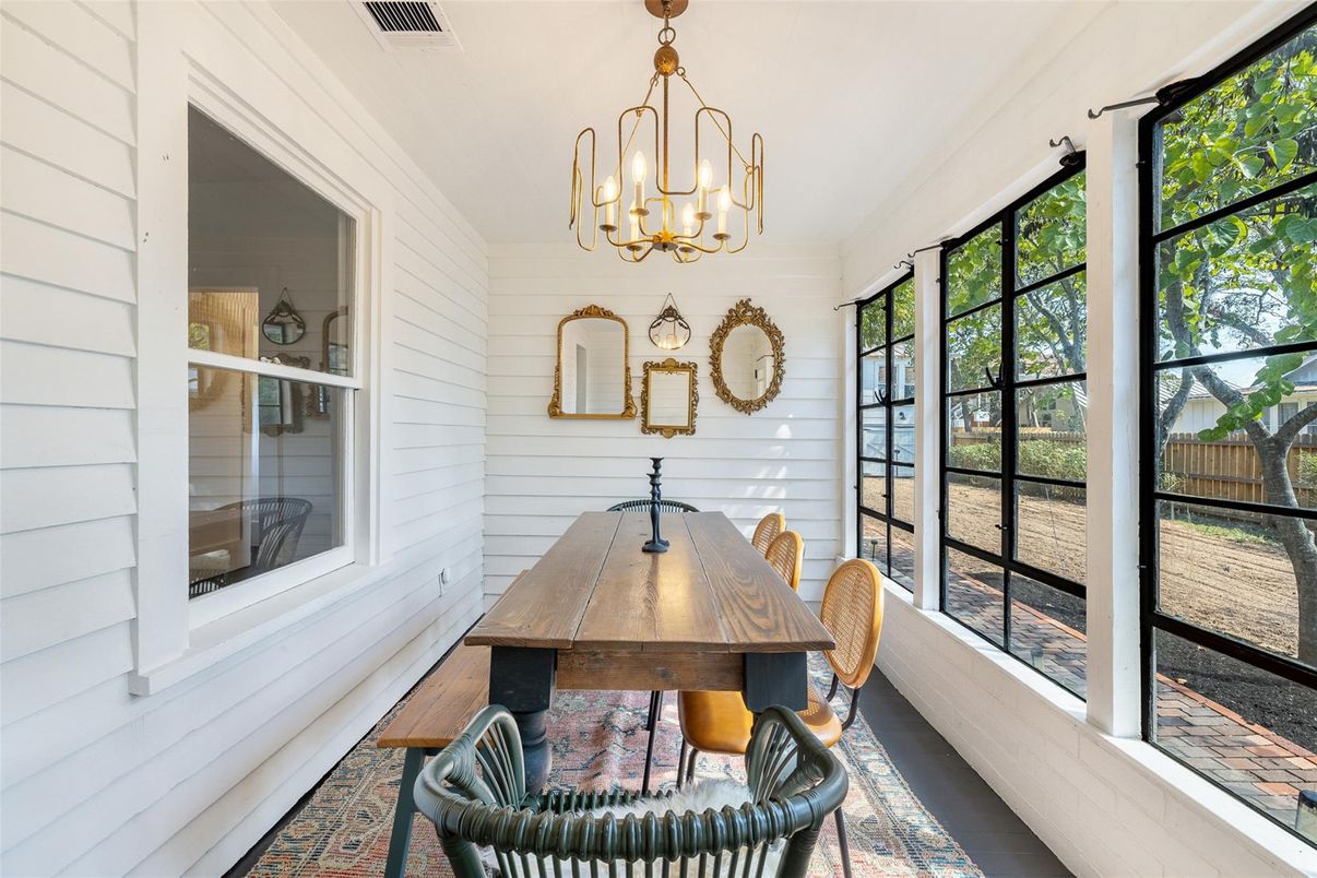 Chandelier, Dining room, Interior