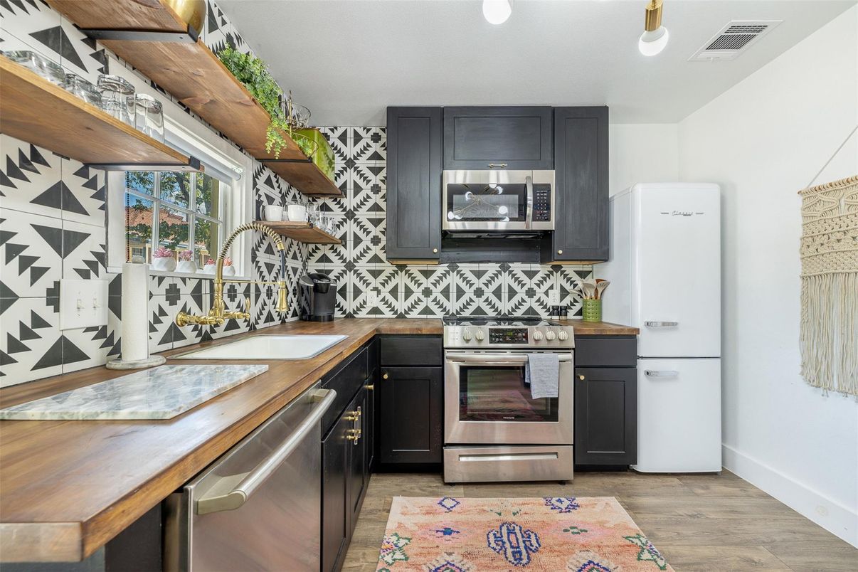 Interior, Kitchen, Stainless Steel Appliances, Wood Texture Flooring