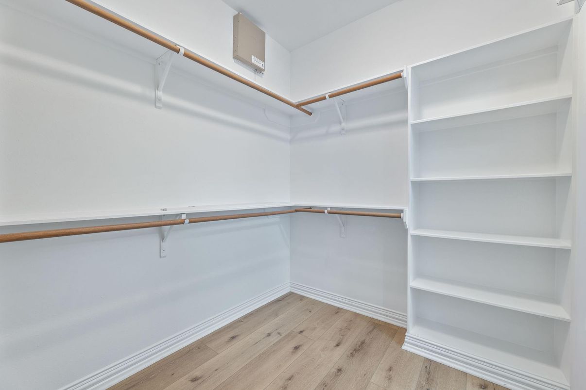 Interior, Walk-in Closets, Wood Texture Flooring