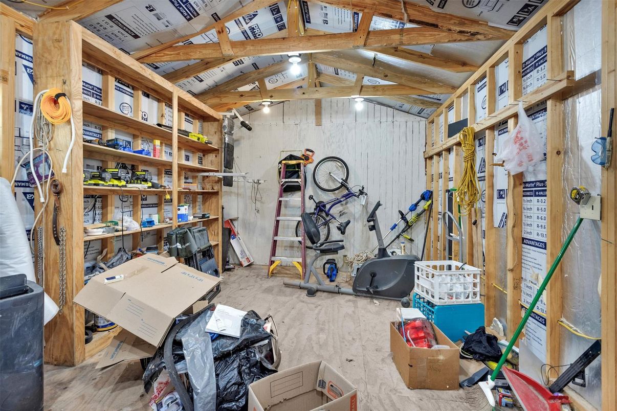 Fitness Equipment, Interior, Wooden Beams