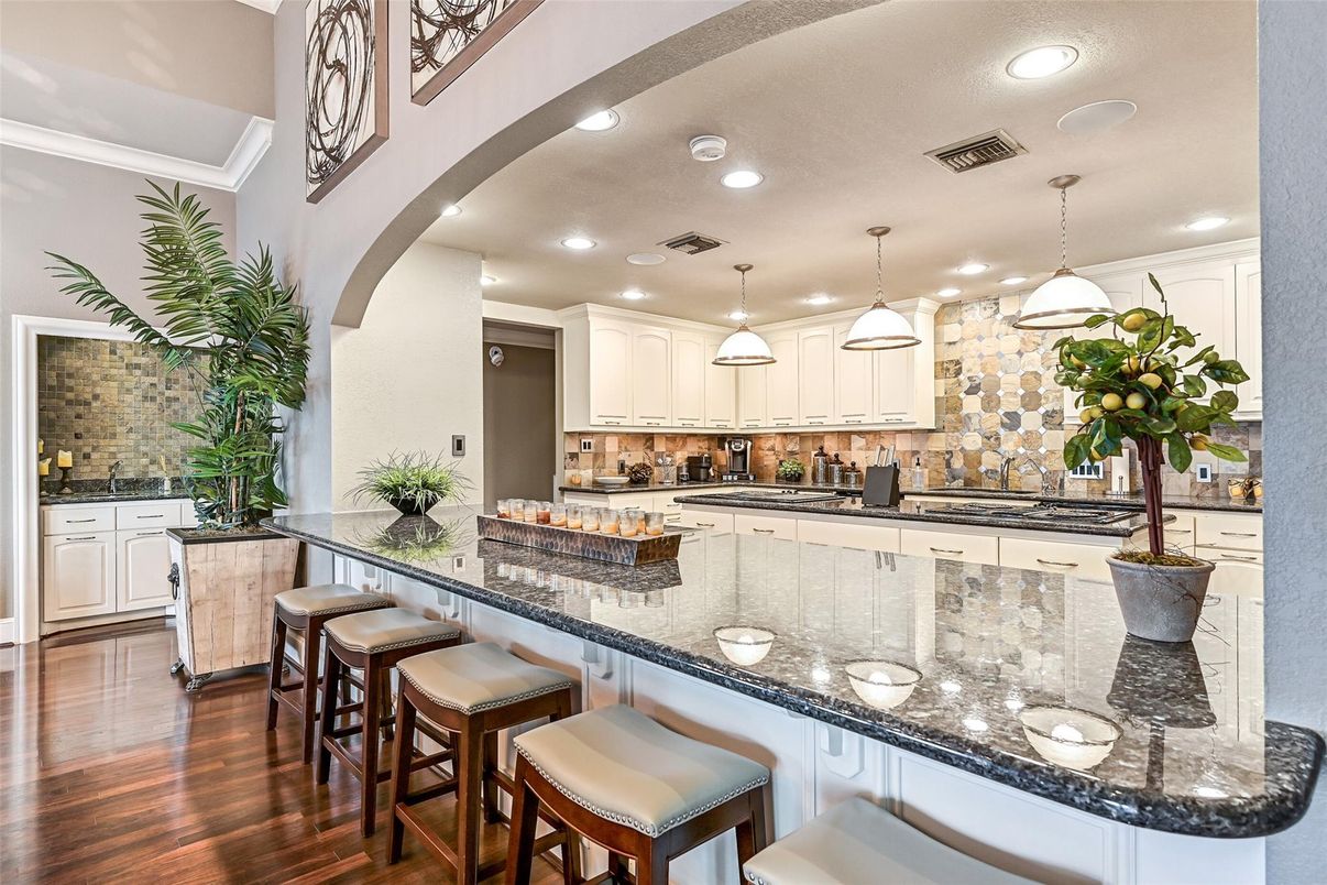 Interior, Kitchen, Pendant Lights, Recessed Lighting, Wood Texture Flooring