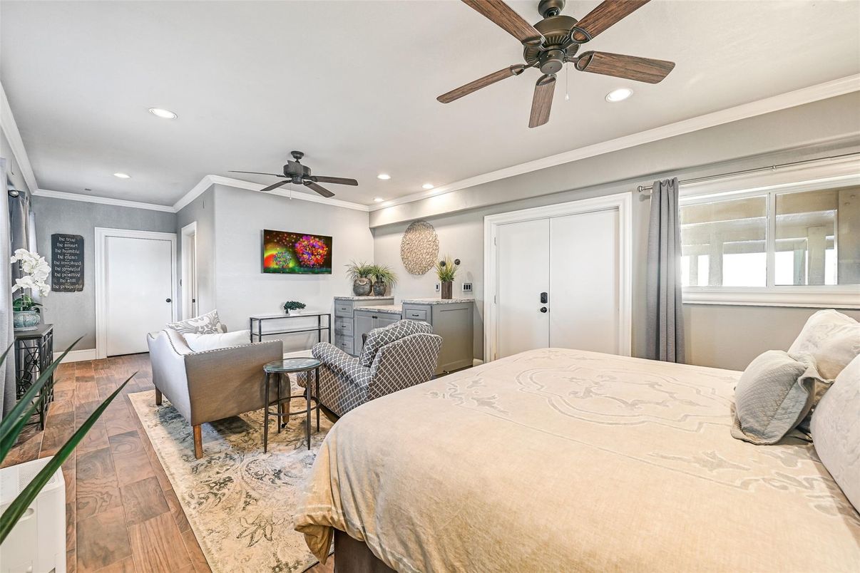 Bedroom, Interior, Recessed Lighting, Wood Texture Flooring