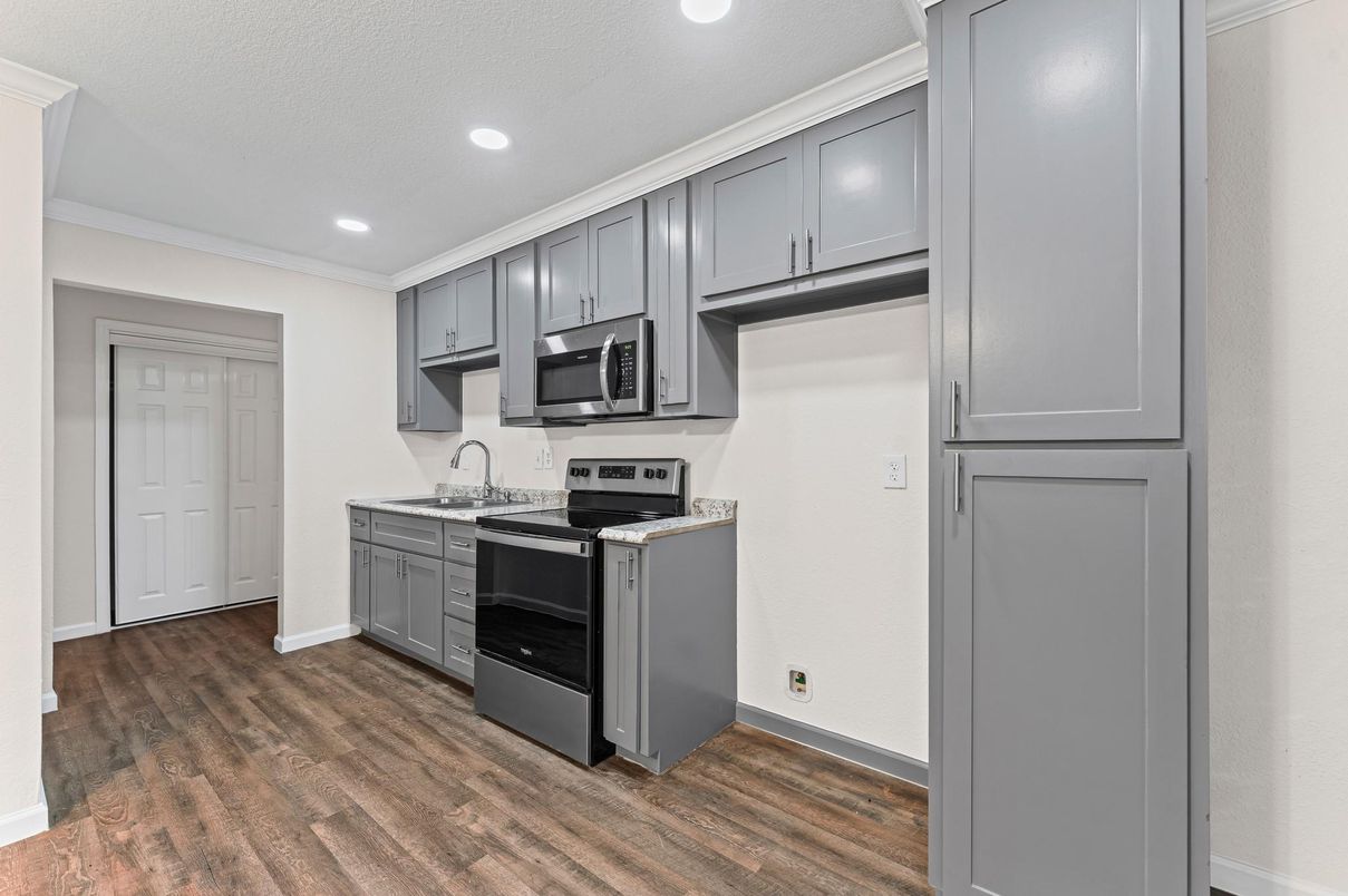 Interior, Kitchen, Recessed Lighting, Wood Texture Flooring