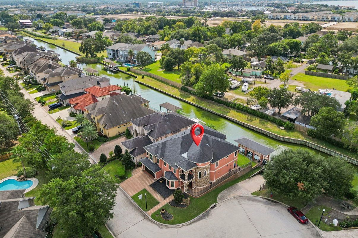 Exterior, Drone